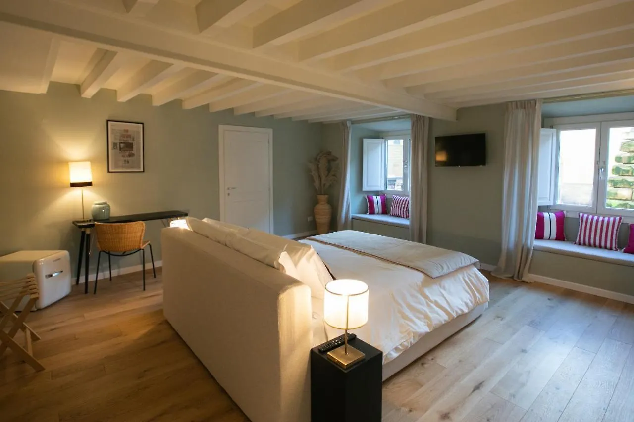 Lunaria Suites - Fyodor Dostoyevsky'S House Florence Bed & Breakfast