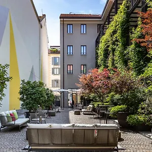 Savona 18 4*, Milan Italy