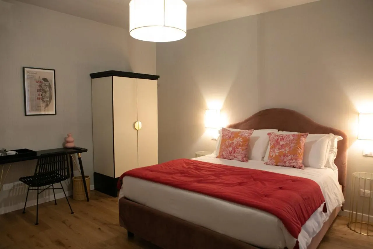 Bed & Breakfast Lunaria Suites - Fyodor Dostoyevsky'S House Florence Italië