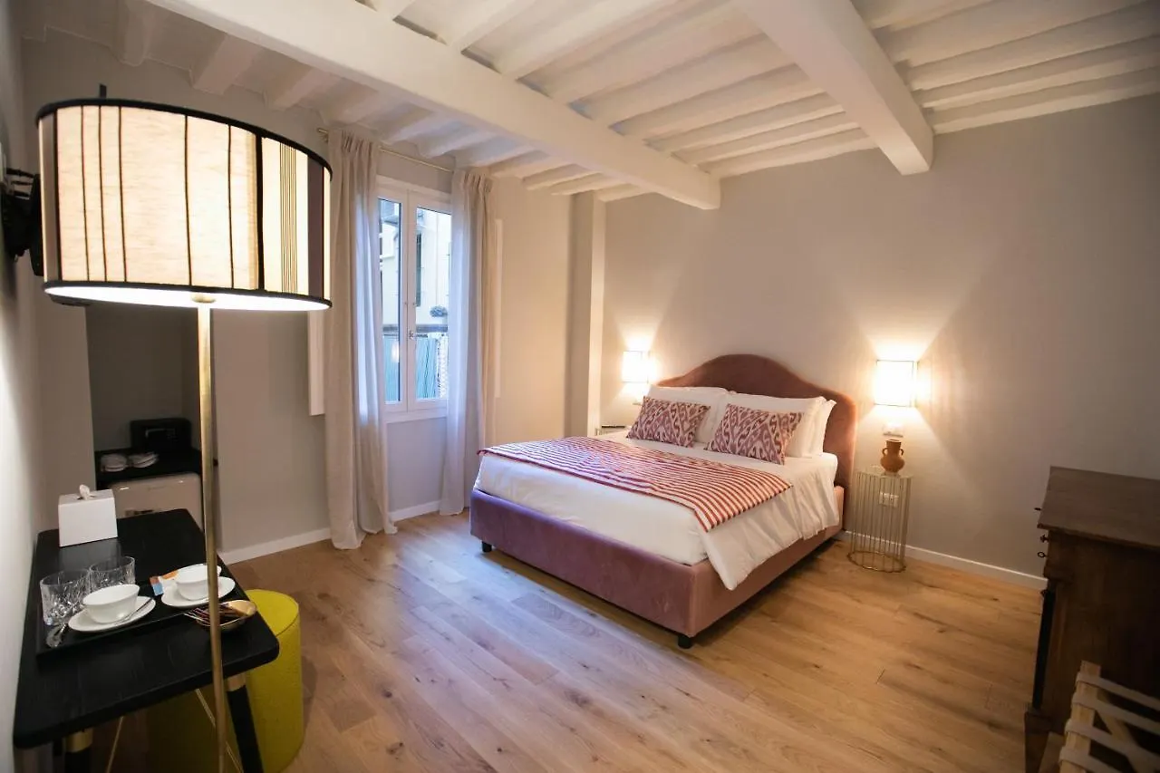 Lunaria Suites - Fyodor Dostoyevsky'S House Florence 0*,