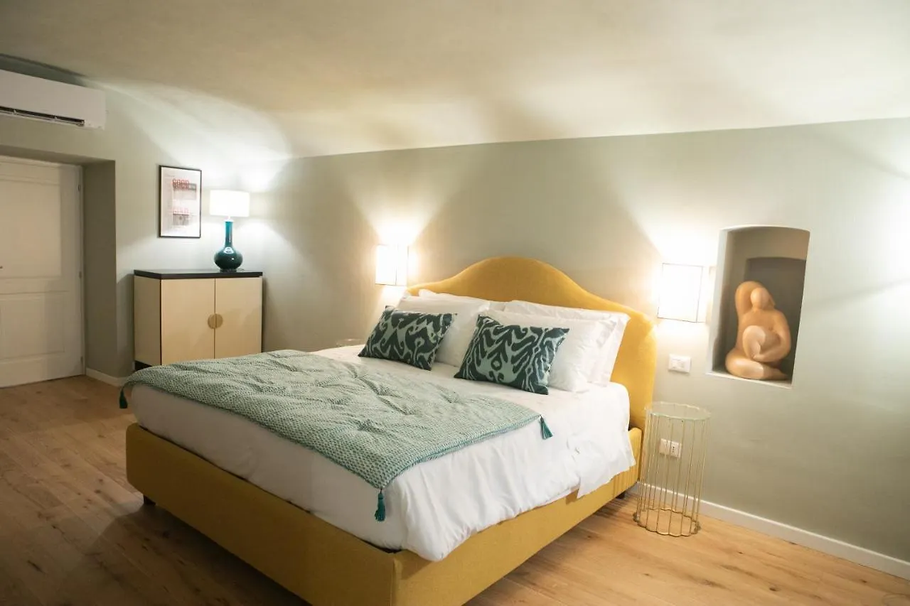 Bed & Breakfast Lunaria Suites - Fyodor Dostoyevsky'S House Florence