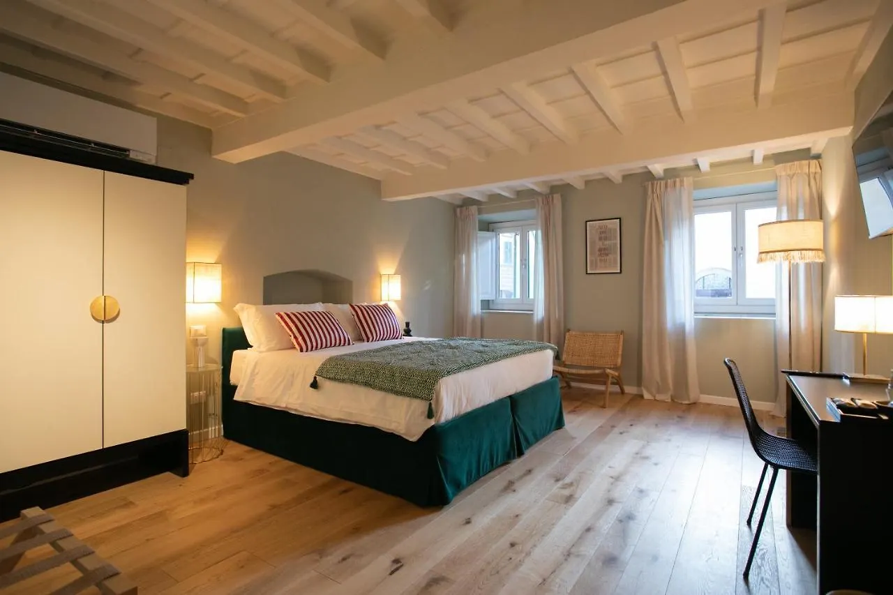 Lunaria Suites - Fyodor Dostoyevsky'S House Florence Bed & Breakfast