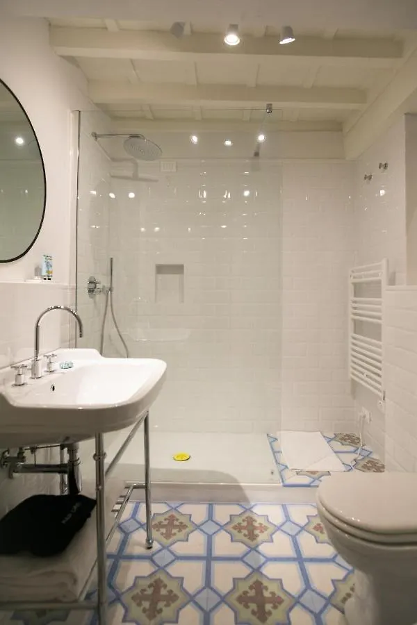 Bed & Breakfast Lunaria Suites - Fyodor Dostoyevsky'S House Florence